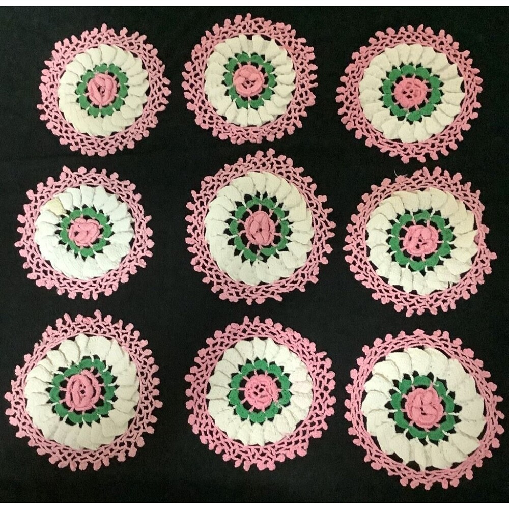 Estate Set of 11 Vintage Doilies Hand Crocheted White Ruffles Pink Roses Cottage - Picture 6 of 6